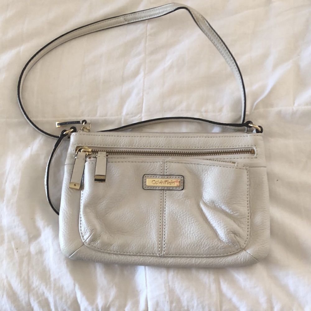 Calvin Klein Pebbled Leather Crossbody Bag Ivory Gently Used